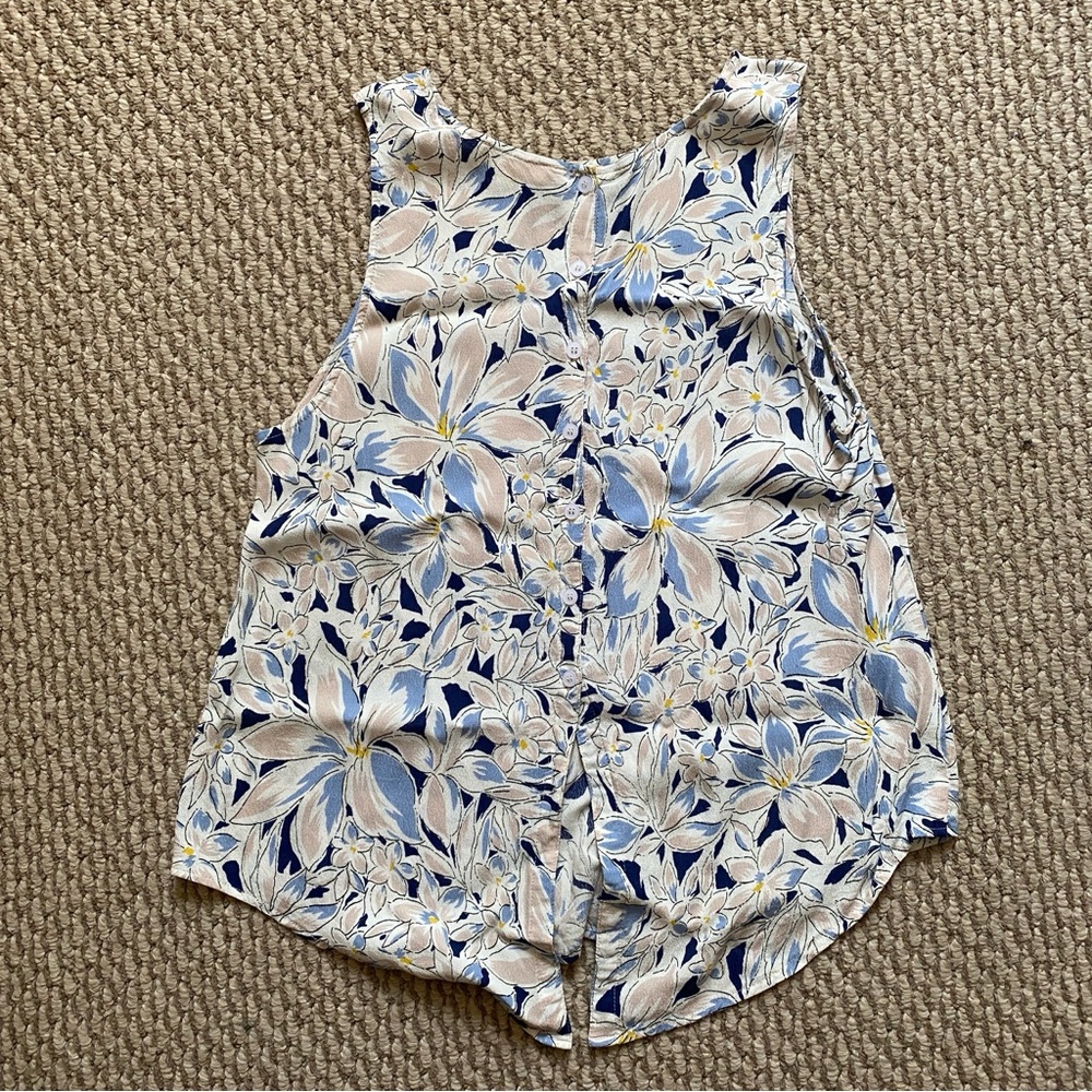 floral button down sleeveless blouse